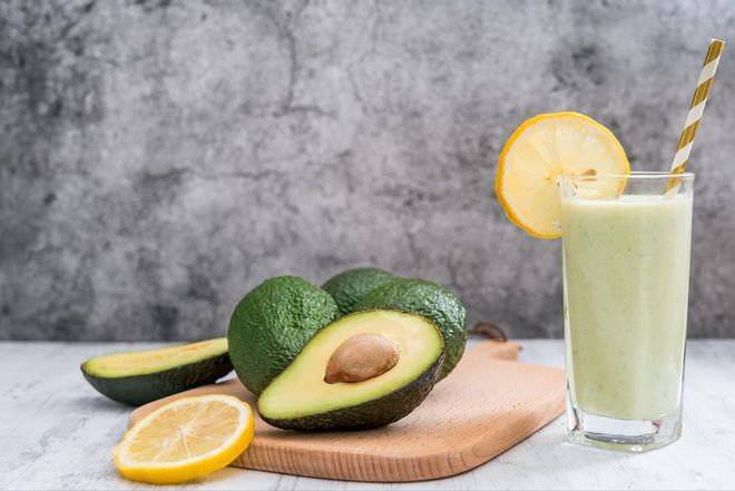 皇冠体育-网红健康食品热量陷阱：牛油果奶昔、藜麦沙拉竟比炸鸡